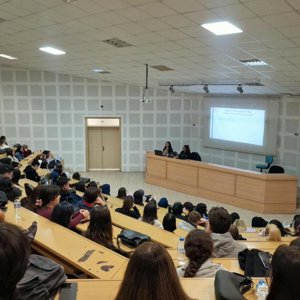 Üniversite Öğrencilerine Yönelik “Saygılı Yaşam ve Güvenli İlişkiler” Eğitimi Gerçekleştirildi - fotoğraf 2