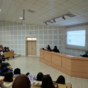 Üniversite Öğrencilerine Yönelik “Saygılı Yaşam ve Güvenli İlişkiler” Eğitimi Gerçekleştirildi - fotoğraf 1