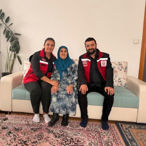 İl Müdürlüğümüzde görevli çalışma arkadaşlarımız tarafından, aziz şehitlerimiz Salih Arı ve Hüseyin Barsbay’ın şehadet yıl dönümleri dolayısıyla kıymetli aileleri hanelerinde ziyaret edildi. - fotoğraf 1