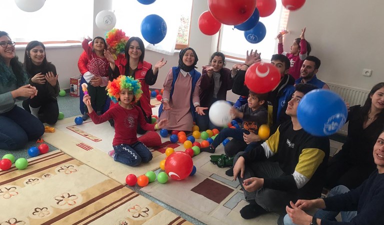 Kaman Gençlik Merkezi Tarafından Fatma Bacı Çocuk Evleri Sitesi Müdürlüğüne Ziyaret Düzenlenmiştir.