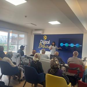 Dijital okur yazarlık eğitimi - fotoğraf 2