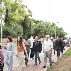1 Ekim Dünya Yaşlılar Günü Kapsamında Farkındalık Yürüyüşleri Gerçekleştirdik - fotoğraf 3