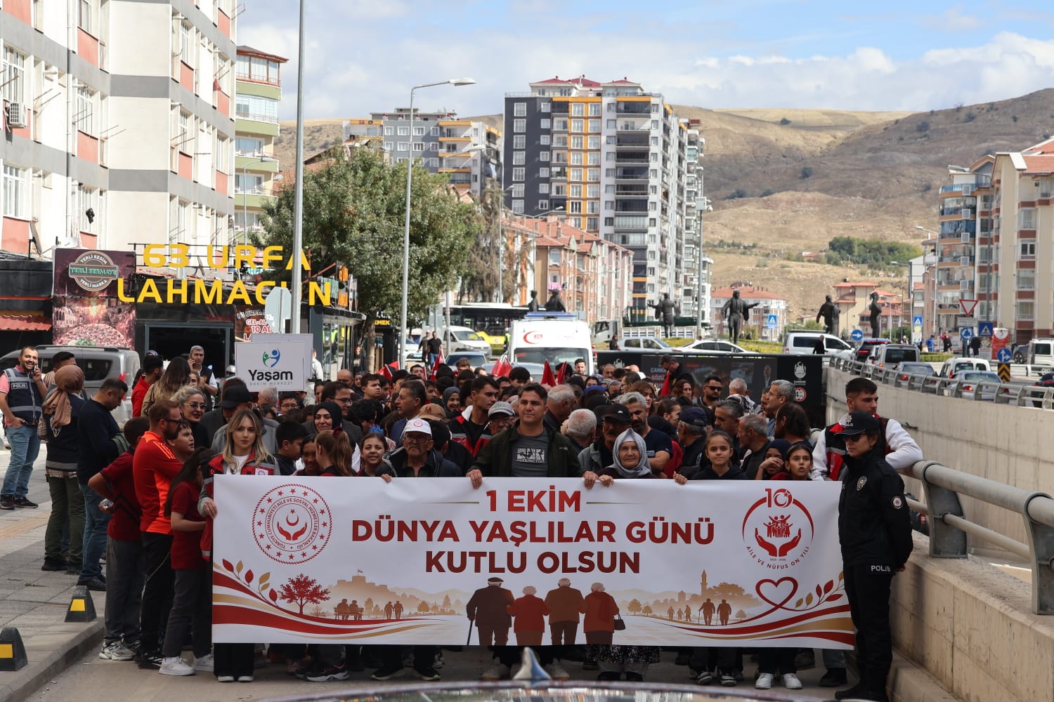 1 Ekim Dünya Yaşlılar Günü Farkındalık Yürüyüşü