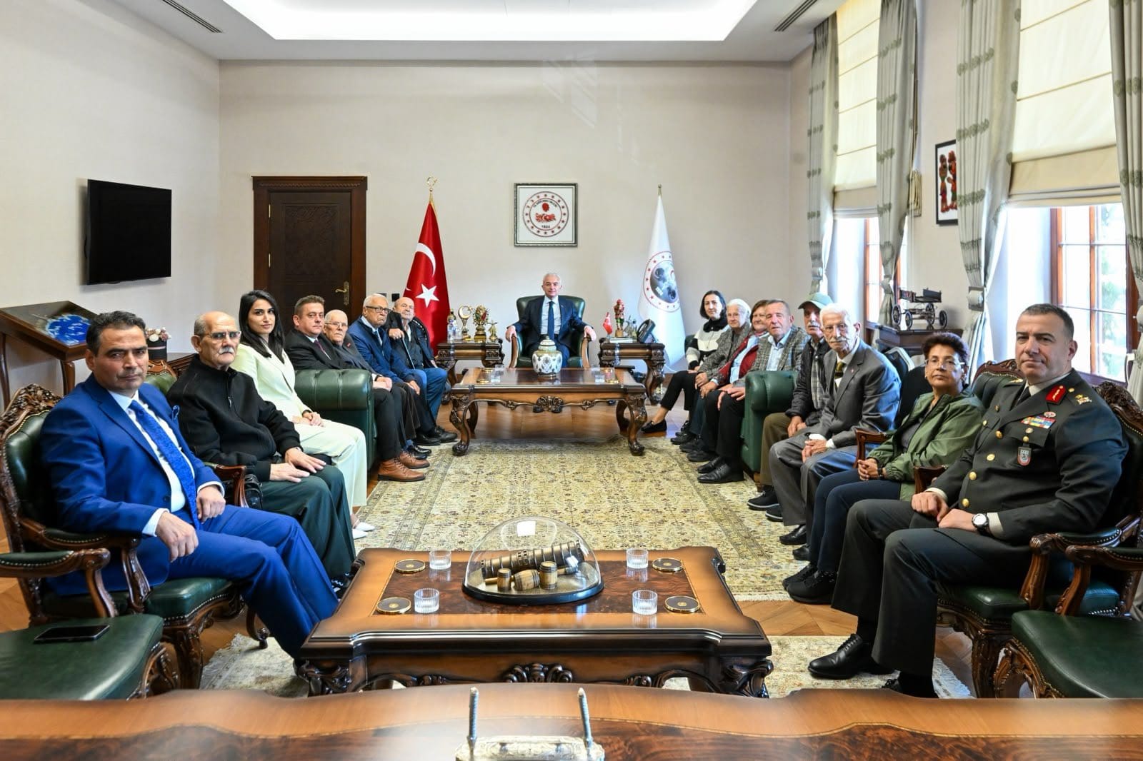 Kıymetli Büyüklerimiz, 1 Ekim Dünya Yaşlılar Günü Kapsamında Sayın Valimizi Ziyaret Etti
