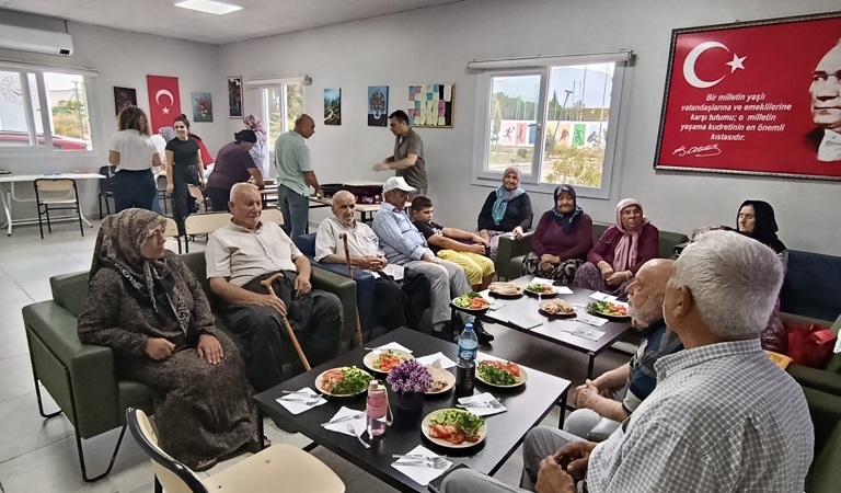 14-20 Eylül Ahilik Haftası münasebetiyle, Osmaniye Gündüz Bakım ve Aktif Yaşam Merkezimizden hizmet alan kıymetli büyüklerimizle birlikte sıkma ve börek etkinliği gerçekleştirildi.