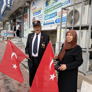 19 Eylül Gaziler Günü dolayısıyla; Sayın Valimiz Mehmet Fatih Serdengeçti, il protokolü, siyasi parti temsilcileri, İl Müdürümüz Sayın Naci Yılmaz, İl Müdürlüğümüz personelleri, öğrencilerimiz ve kahraman gazilerimizin katılımıyla yürüyüş gerçekleştirildi. - fotoğraf 2
