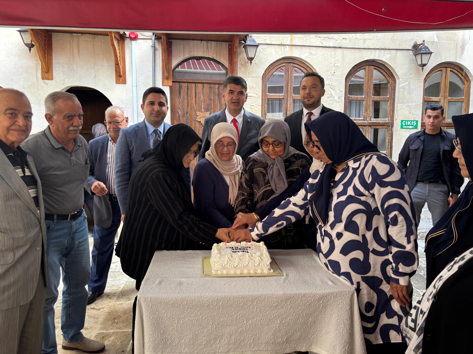 1 Ekim Dünya Yaşlılar Günü’nde Huzur Konakları’nda Büyüklerimizle Bir Araya Geldik
