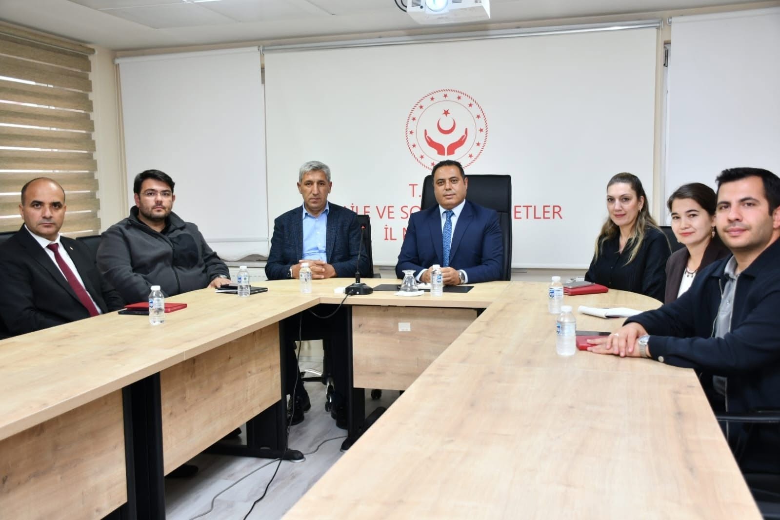 İyilik Var: Türkiye Gönüllülük Programı” kapsamında bağlı kuruluşlarımızın müdürlerine bilgilendirme sunumu gerçekleştirildi.