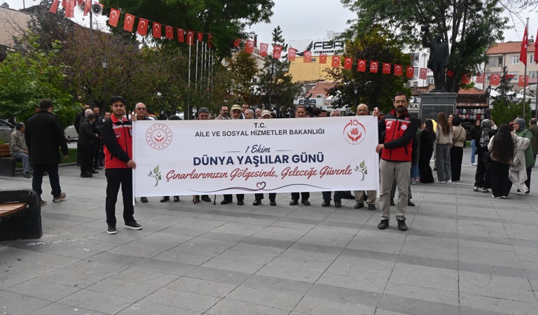 1 Ekim Dünya Yaşlılar Günü’nde Farkındalık Yürüyüşü Düzenlendi