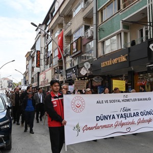 1 Ekim Dünya Yaşlılar Günü’nde Farkındalık Yürüyüşü Düzenlendi - fotoğraf 3