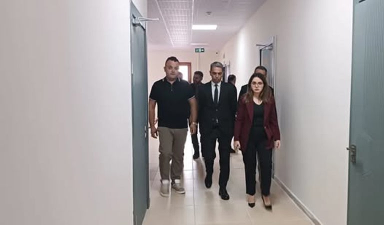 Sinop Vali Yardımcımız Sayın Bahar KAYA, İl Müdürümüz Can Kayhan ÖZOK ve İl Müdür Yardımcımız Seyit BULAK eşliğinde, yakında hizmete açılması planlanan Özel Gülce Bakım Merkezini ziyaret etti.