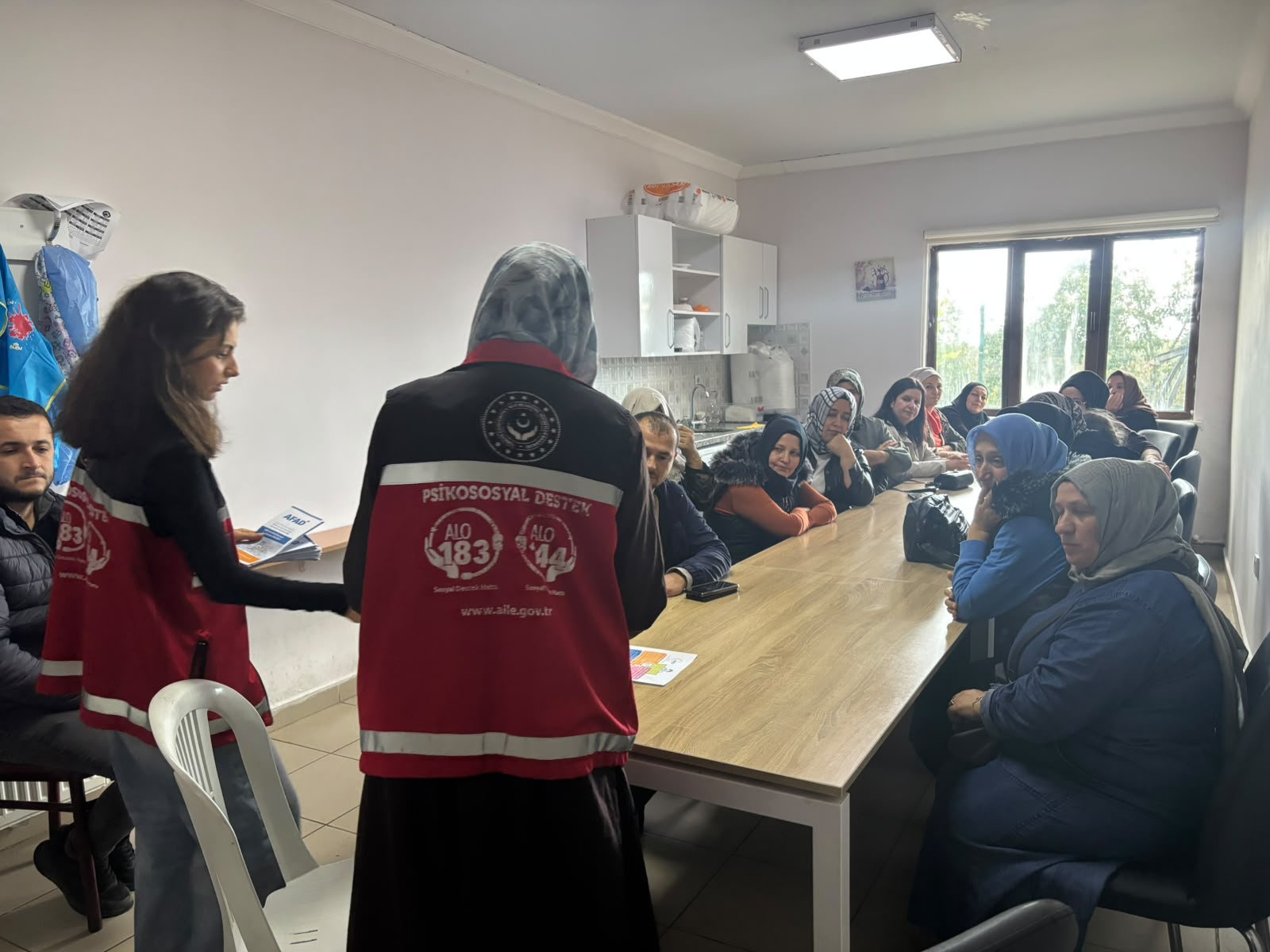 Otizmli Çocukların Ailelerine Afet Farkındalığı ve Bakanlık Hizmetleri Hakkında Bilgilendirme Yapıldı.