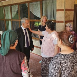 İl Müdürümüz Sayın Ömer Faruk ERGÜN, Engelsiz Yaşam Bakım, Rehabilitasyon ve Aile Danışma Merkezimize ziyaret gerçekleştirerek özel bireylerimizle bir araya geldi. - fotoğraf 1
