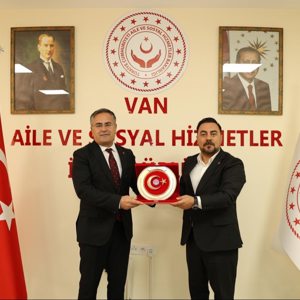 Türk Sağlıksen Van Şube başkanı Ergin Koç ve beraberindeki heyet İl Müdürümüz Vefa Akdoğan'ı ziyaret ettiler.  - fotoğraf 1