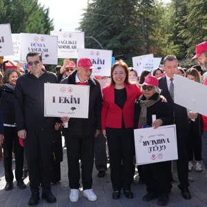 1 Ekim Dünya Yaşlılar Günü Kapsamında Kortej Yürüyüşü Gerçekleştirildi - fotoğraf 2