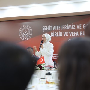 Bakan Göktaş, Gaziantep'te şehit aileleri ve gazilerle vefa buluşmasında bir araya geldi: - fotoğraf 4