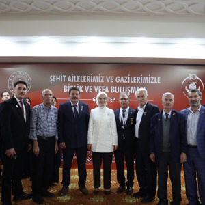 Bakan Göktaş, Gaziantep'te şehit aileleri ve gazilerle vefa buluşmasında bir araya geldi: - fotoğraf 6