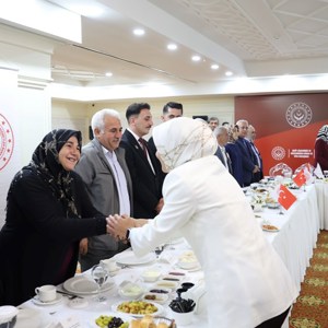 Bakan Göktaş, Gaziantep'te şehit aileleri ve gazilerle vefa buluşmasında bir araya geldi: - fotoğraf 13