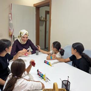 Çocuk Evlerimizde Renkli Taş Boyama Etkinliği  - fotoğraf 1