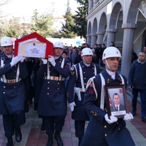 Jandarma Uzman Onbaşı Kenan YALÇIN Son Yolculuğuna Uğurlandı - fotoğraf 1