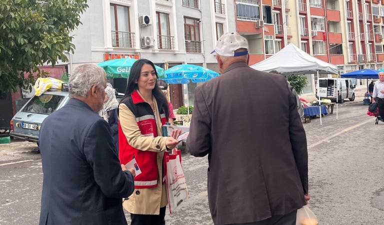 Semt Pazarında Koruyucu Aile Hizmet Modeli Hakkında Bilgilendirme Yapıldı