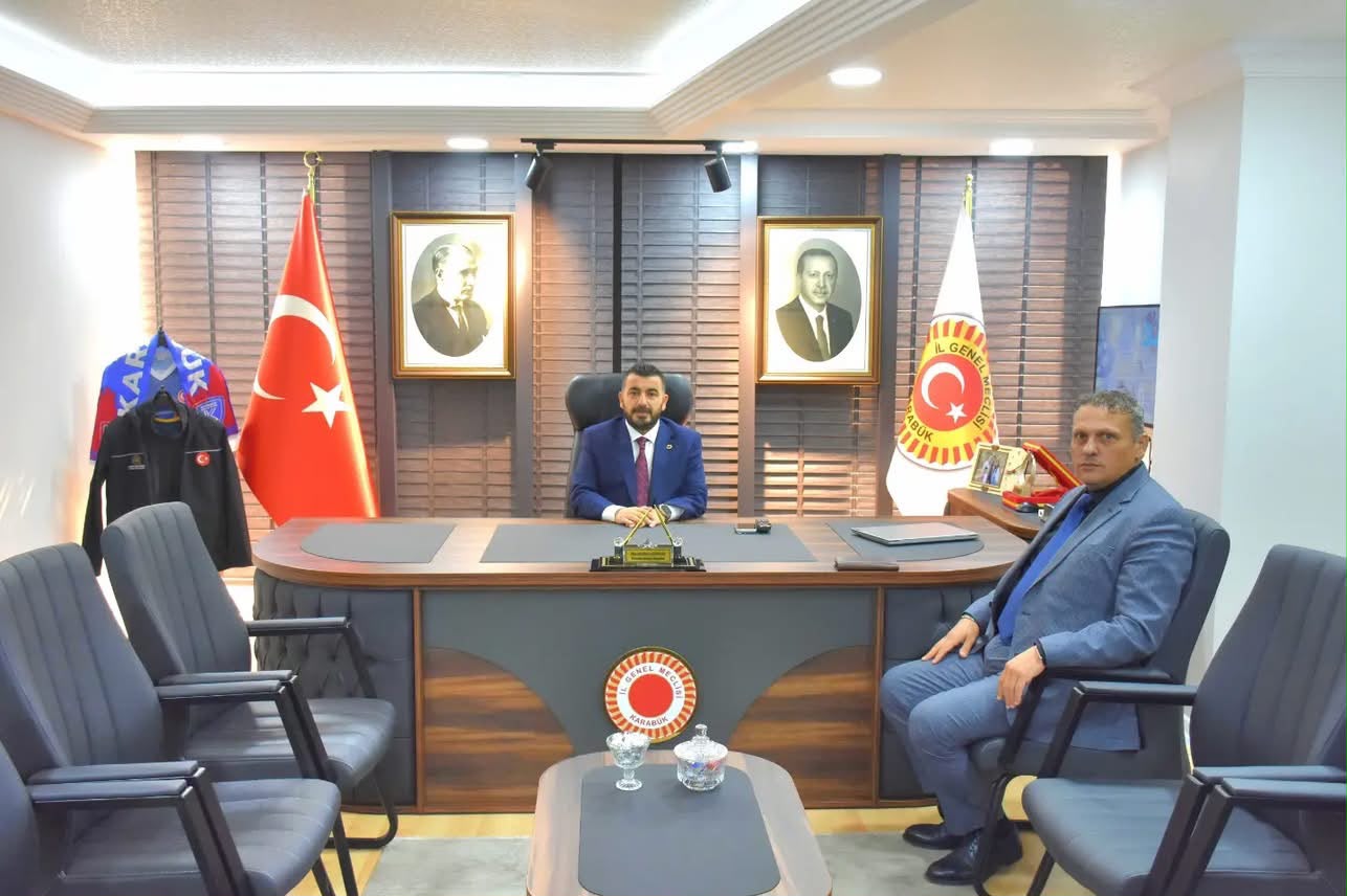 Karabük Aile ve Sosyal Hizmetler İl Müdürümüz Sayın Sami Çift, Karabük İl Genel Meclisi Başkanı Sayın Ahmet Okan Kirman’ı makamında ziyaret etti.  