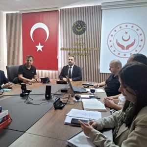 İl Müdürümüz Sayın Mahmut SELÇUK başkanlığında, İl Müdür Yardımcılarımız ve kuruluş müdürlerimizin katılımıyla “İyilik Var” toplantısı gerçekleştirildi. - fotoğraf 1