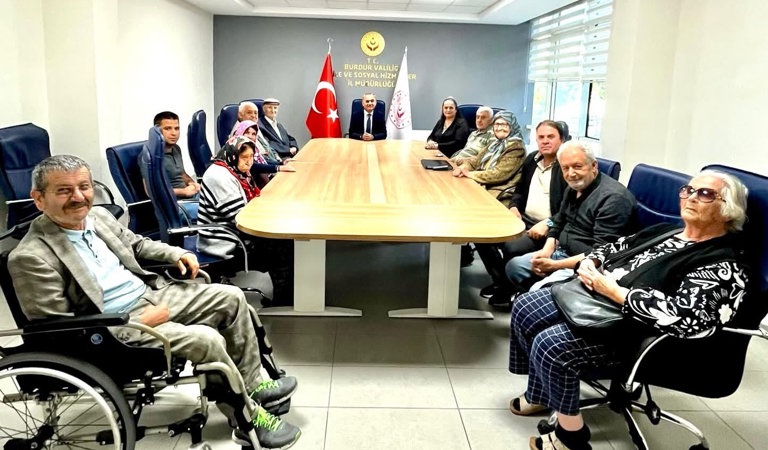 Hilmi Hafize Evin Huzurevi sakinlerimiz, İl Müdürümüz Mustafa Çakır’ı makamında ziyaret etti