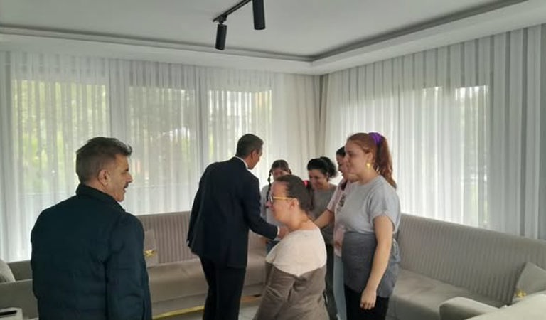 İl Müdürümüz Sayın Can Kayhan Özok, Engelsiz Yaşam Bakım Rehabilitasyon Merkezimize ve bağlı Umut Evleri’ne bir ziyaret gerçekleştirdi.