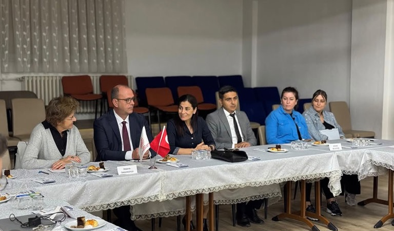  ‘Otizm Spektrum Bozukluğu Tanısı Alan Bireylerin Ailelerine Yönelik Bireysel Sosyal Hizmet Danışmanlığı Projesi’nin süreç değerlendirme toplantısı gerçekleştirildi.