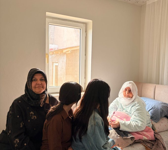 1 Ekim Dünya Yaşlılar Günü münasebetiyle, yaşlılarımızı ziyaret ederek kendileriyle bir araya geldik.