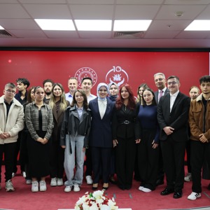 Bakanımız Göktaş, devlet korumasındaki gençlerin kamu kurumlarına yerleştirilmesi töreninde konuştu - fotoğraf 7