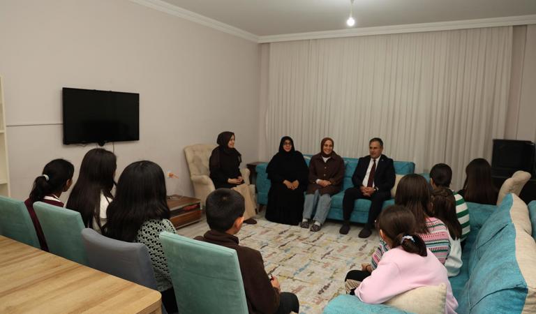 İl Müdürümüz Sn. Vefa Akdoğan, Çaldıran Çocuk Evleri Sitesi Müdürlüğümüzü Ziyaret Etti