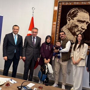 Isparta Aile ve Sosyal Hizmetler İl Müdürlüğümüz ile Mehir Aile Platformu Isparta İl Temsilciliği iş birliğinde, Evlenecek Gençlerin Desteklenmesi Projesi kapsamında bebek sahibi ailelerimizle kahvaltı programında bir araya geldik. - fotoğraf 17