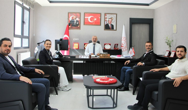 ARKED Arama Kurtarma Eğitim Derneği Yönetim Kurulu Başkanı Ogün Kaptanoğlu ve TÜRSAB Hatay Bölge Temsil Kurulu Başkanı Mehmet Ali Aycıl’ dan anlamlı ziyaret.