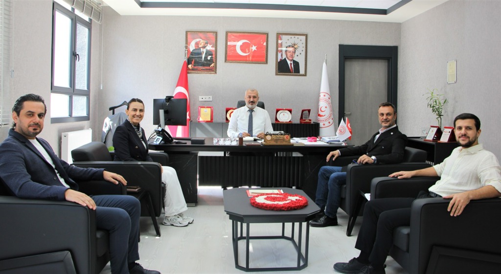 ARKED Arama Kurtarma Eğitim Derneği Yönetim Kurulu Başkanı Ogün Kaptanoğlu ve TÜRSAB Hatay Bölge Temsil Kurulu Başkanı Mehmet Ali Aycıl’ dan anlamlı ziyaret.
