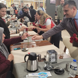Sayın Valimiz Tahir Şahin Tarafından Düzenlenen Yemek Davetine İştirak Edildi. - fotoğraf 2