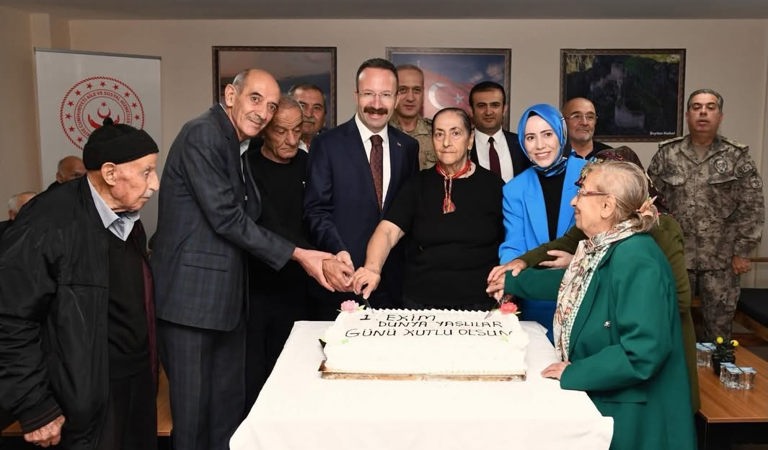 1 Ekim Dünya Yaşlılar Günü 