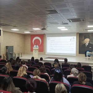 İl Müdürümüz Mahmut SELÇUK, Müdürlüğümüze bağlı olarak faaliyet gösteren Özel Kreş ve Gündüz Bakımevleri kurucuları ve kuruluş müdürleriyle gerçekleştirilen genel değerlendirme toplantısına başkanlık etti. - fotoğraf 1