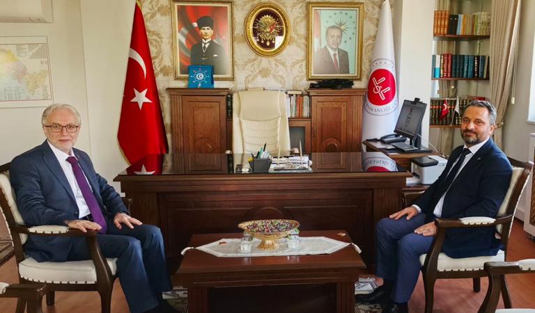 İl Müdürümüz Mahmut SELÇUK, Muğla İl Müftüsü Rüstem CAN’ı makamında ziyaret etti. 