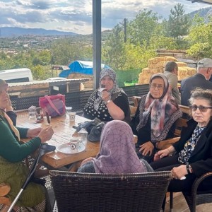 🐎 Kıymetli Büyüklerimizden At Çiftliğine Keyifli Ziyaret - fotoğraf 3