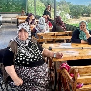 🐎 Kıymetli Büyüklerimizden At Çiftliğine Keyifli Ziyaret - fotoğraf 4