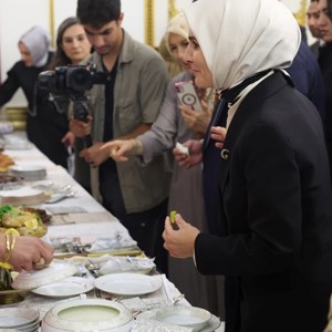 Bakanımız Göktaş, "Türkiye Yüzyılı Buluşmaları" kapsamında Bahçelievler'de muhtarlarla buluştu - fotoğraf 11