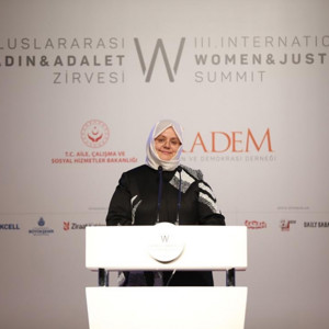 Cumhurbaşkanı Erdoğan ve Emine Erdoğan Hanımefendi, Bakanlığımız ve KADEM İşbirliğinde Düzenlenen 3. Uluslararası Kadın ve Adalet Zirvesi’ne Katıldı. - fotoğraf 2