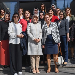 Hanımefendi Beyhan Demirtaş, Kadınlar Günü Etkinliğimizde Konukevimizde Kalan Kadınlarla Bir Araya Geldi - fotoğraf 1