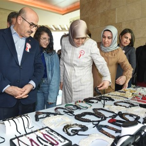 Valimiz Mahmut Demirtaş Resim ve El Sanatları Sergimizin Açılışını Gerçekleştirdi - fotoğraf 6
