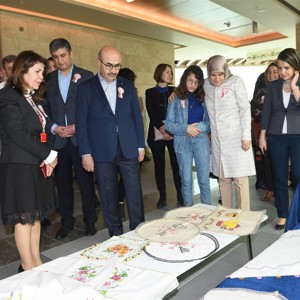 Valimiz Mahmut Demirtaş Resim ve El Sanatları Sergimizin Açılışını Gerçekleştirdi - fotoğraf 5