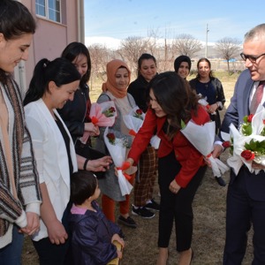 Kurumlarımıza Valimiz Sayın Yılmaz ŞİMŞEK ve Eşleri Dr. Çiğdem Olgun ŞİMŞEK'ten Ziyaret - fotoğraf 7