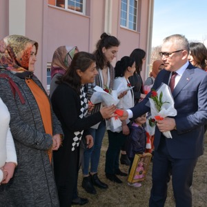 Kurumlarımıza Valimiz Sayın Yılmaz ŞİMŞEK ve Eşleri Dr. Çiğdem Olgun ŞİMŞEK'ten Ziyaret - fotoğraf 12