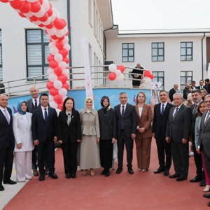 Bakanımız Mahinur Özdemir Göktaş, Mehmet Akif Ersoy Çocuk Evleri Sitesi'nin açılış töreninde konuştu: - fotoğraf 7